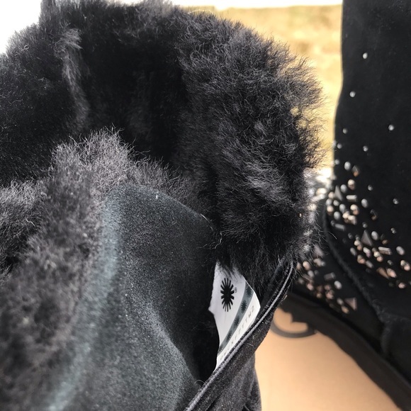 UGG Classic Galaxy Bling Short - Picture 6 of 7